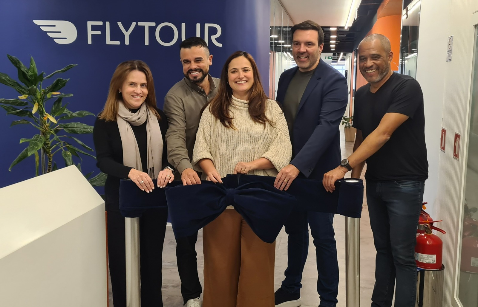 Andrea Avelleda, Head de Relacionamento, Victor Oliveira, Gerente Executivo Comercial, Manuela Bernardes, Diretora de Negócios FBT e FTE, Fernando Lermi, Diretor Comercial, Emerson Cardoso, Diretor de Atendimento